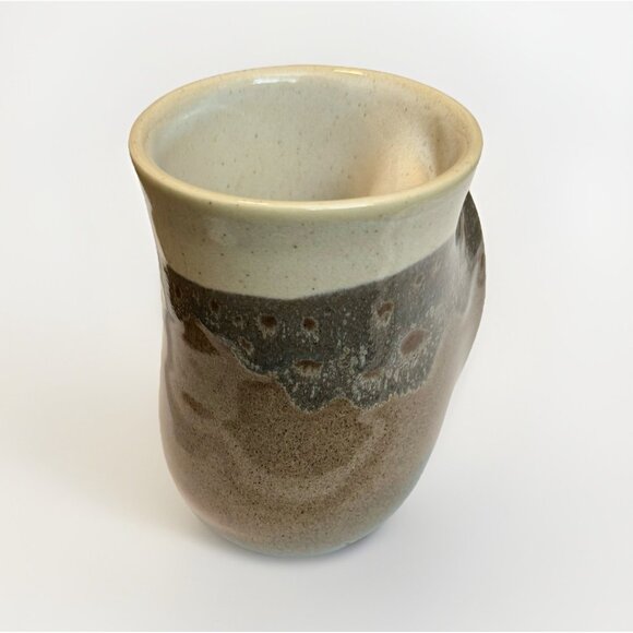Stoneware Hand Warming Mug 14 oz Desert Sand Clay In Motion Neher 2022 Left Hand - Picture 11 of 16